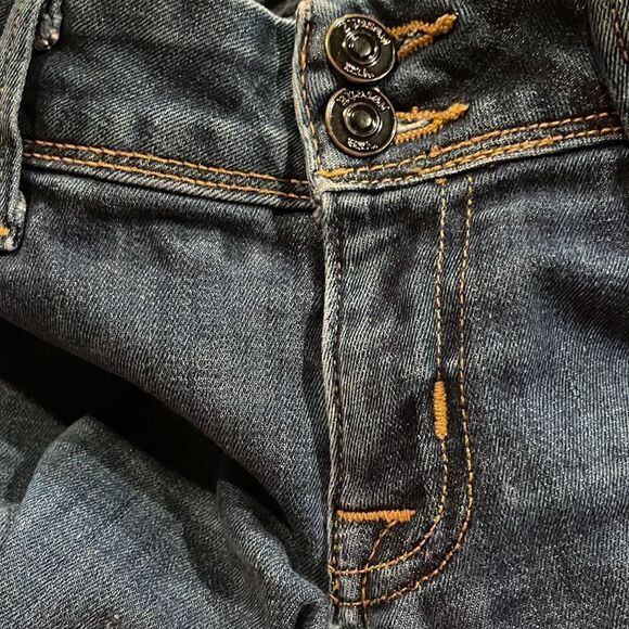 Hudson Mid Rise Bootcut Denim Jeans - Medium Wash with Fading and Whiskering. 26 - Picture 10 of 11